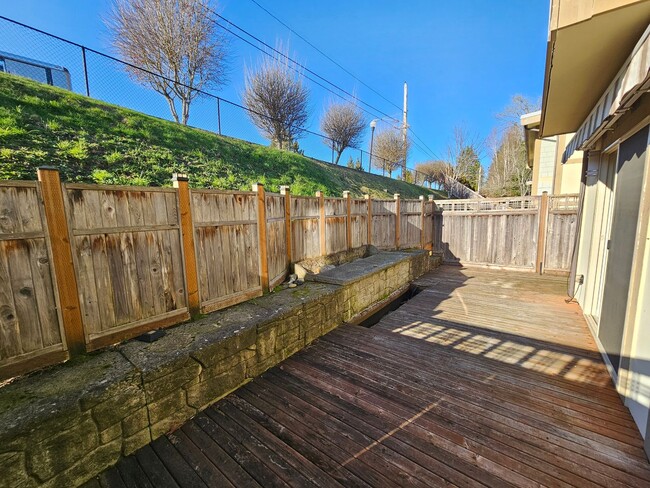 Building Photo - Bremerton Townhome with Puget Sound Views