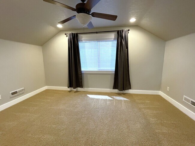 Building Photo - Gorgeous 4 bed 3 bath home in Meridian, ju...