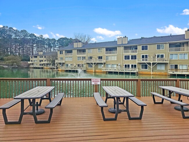 Building Photo - Stylish 2-Bedroom, 2-Bath End-Unit Condo i...