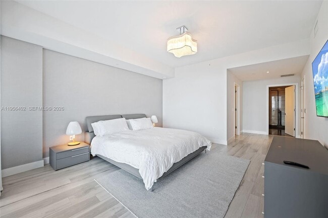 Building Photo - 2200 N Ocean Blvd