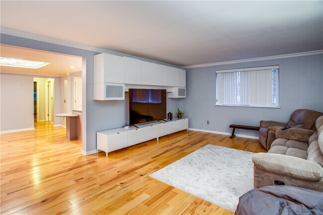 Building Photo - 2680 Highland Ave
