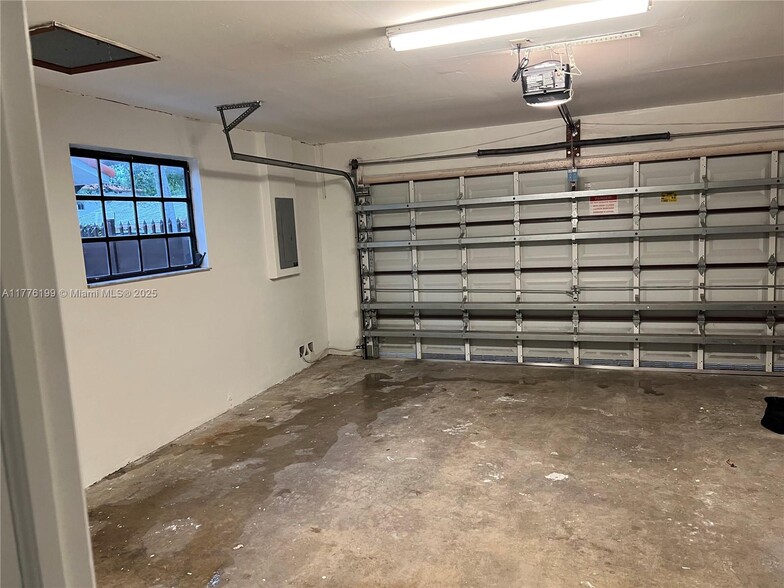 Building Photo - 8321 NW 167th Ter