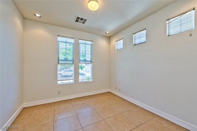 Building Photo - 10589 Danielson Ave