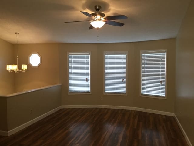 Building Photo - 242 Monarch Dr