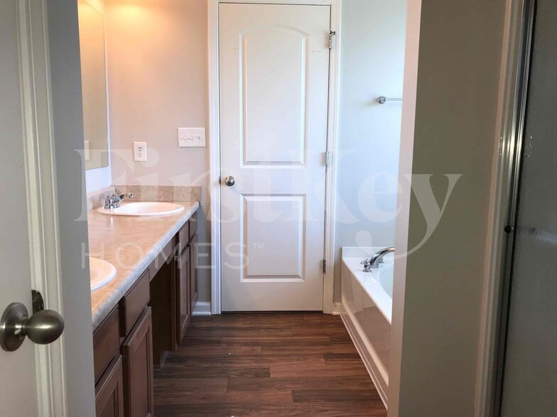 Building Photo - 3350 Firethorn Drive