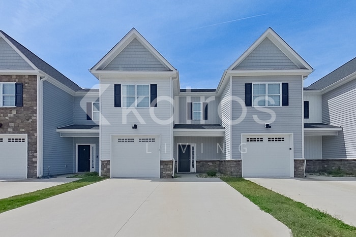 Primary Photo - 3708 Oak Leaf Wy