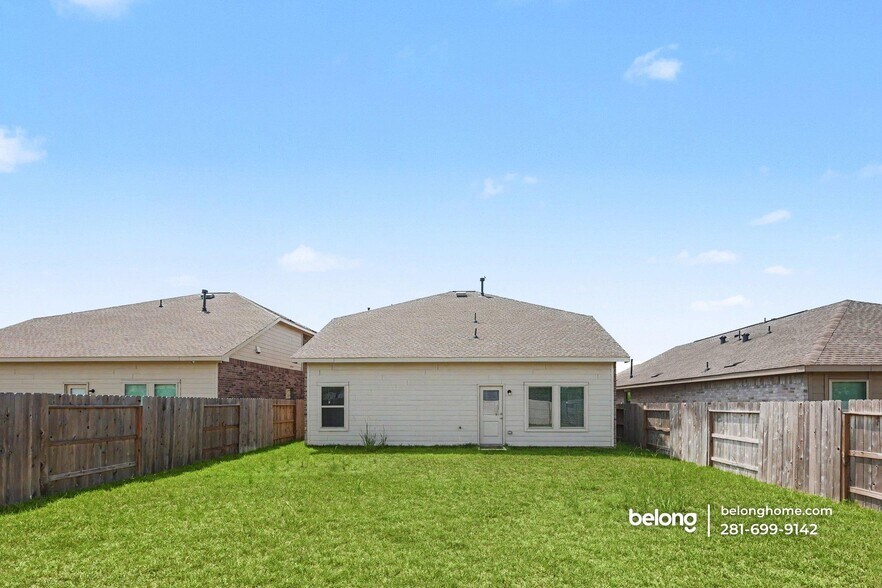 Building Photo - 21523 Casavatore Dr