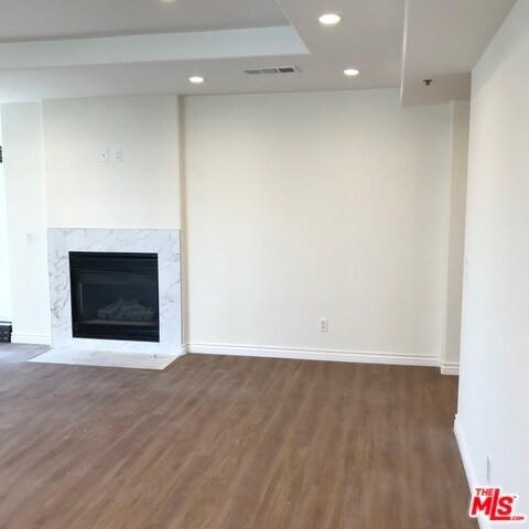 Building Photo - 10336 Wilshire Blvd