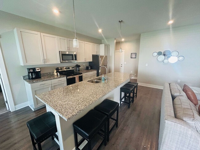 Building Photo - 3939 Pinot Dr