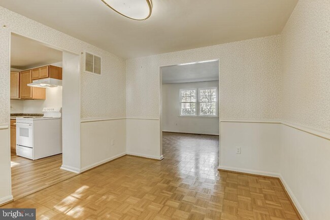 Building Photo - 3025 Ellenwood Dr