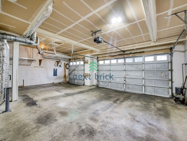 Building Photo - 4 Bed 2.5 Bath Single Family for Rent!