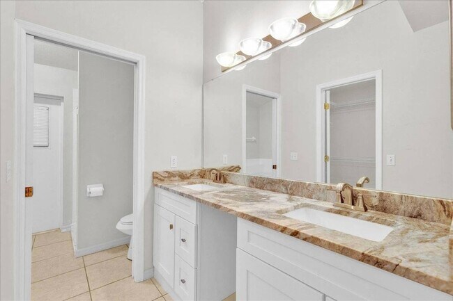 Building Photo - 112 Azalea Dr