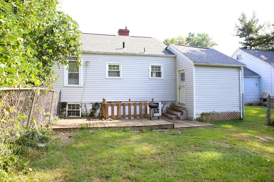 Building Photo - 2214 Walker Ave