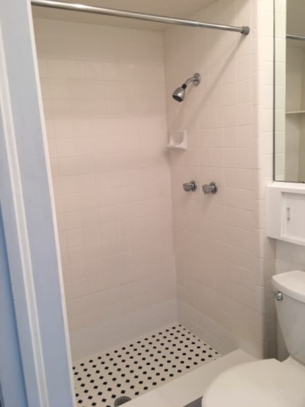 Building Photo - 211 Hanover Ln