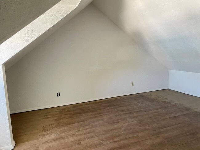 Building Photo - 3648 Ridge Rd