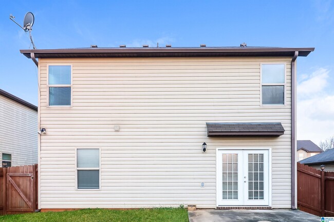 Building Photo - 165 Briar Ridge Ln
