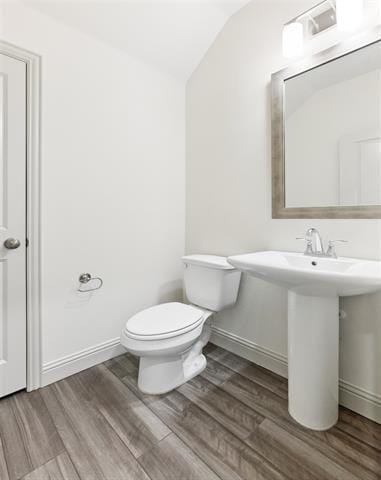 Building Photo - 320 Parkside Dr