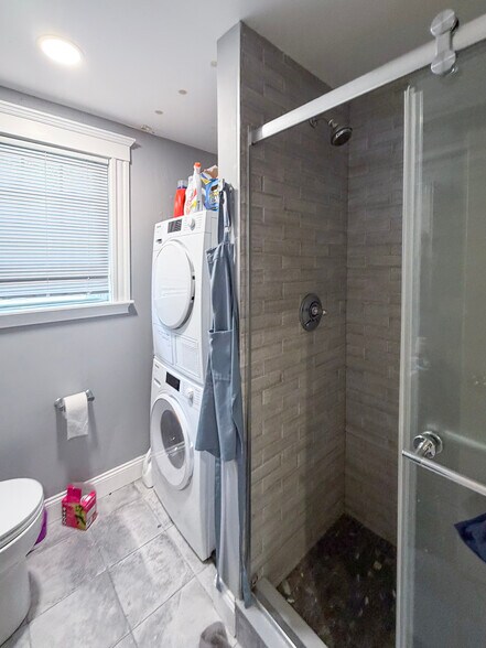 In-Unit Laundry - 51 Leamington Rd