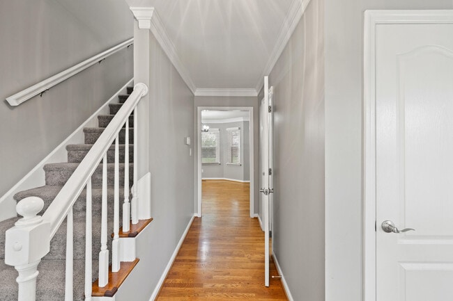 Building Photo - 2152 Sallee Dr