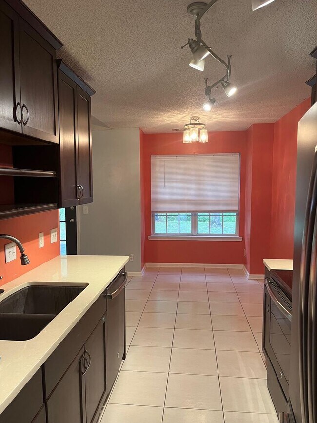 Building Photo - Updated 3 bedroom House in Georgetown