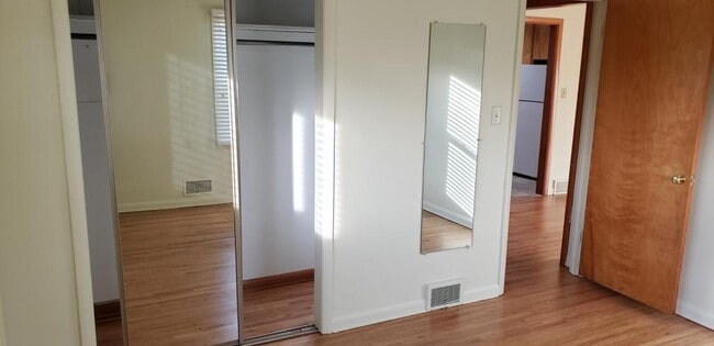 Building Photo - 1602 Hanaford Ave