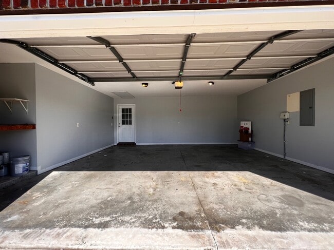 Building Photo - 92 Jackson Ave NE