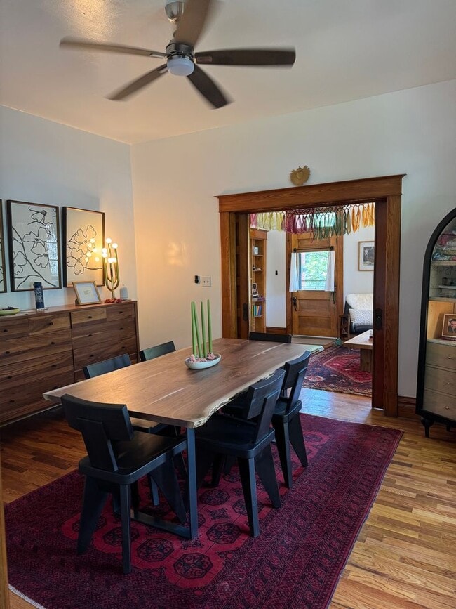 Building Photo - Sunny Whittier Neighborhood 1Bd+ in Victor...