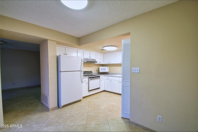 Building Photo - 6018 N 79th St