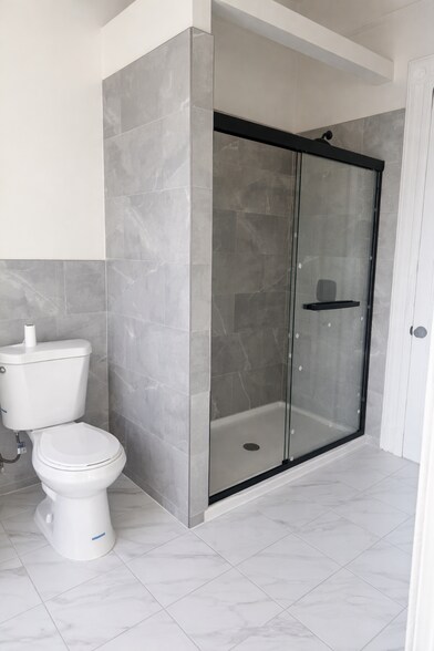 Building Photo - 18A Vernon Ave