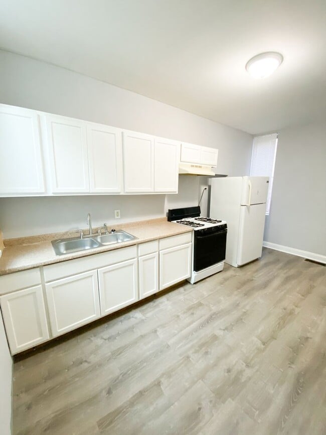 Primary Photo - Cozy 2 Bed/1 Bath Home in Dutchtown!