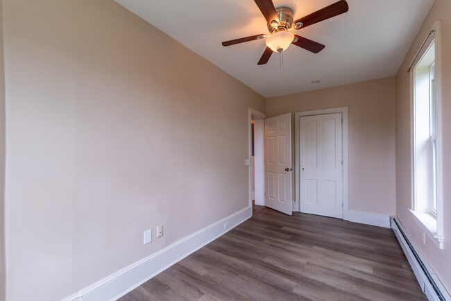 Office/Extra Bedroom - 506 Washington St