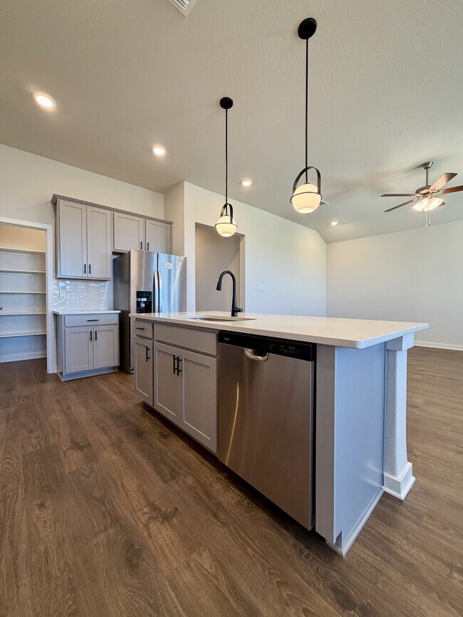 Building Photo - 14427 Inspiration Pt