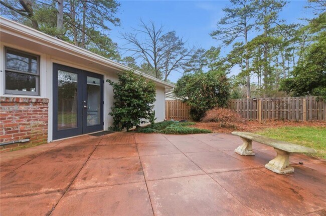 Building Photo - 3302 Wynn Dr