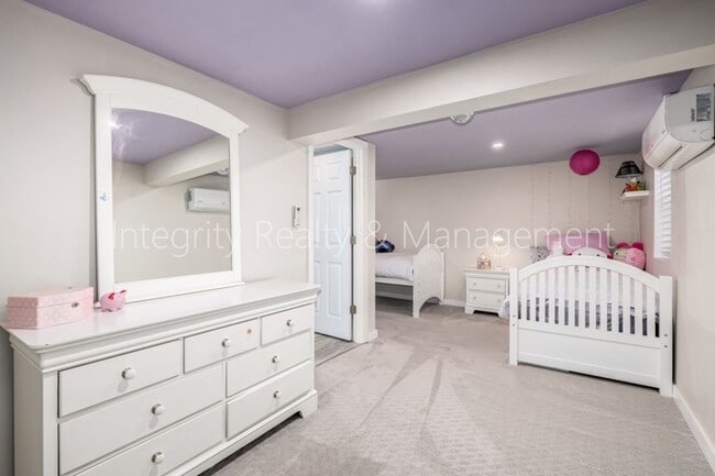 Building Photo - 3200 S Grape St