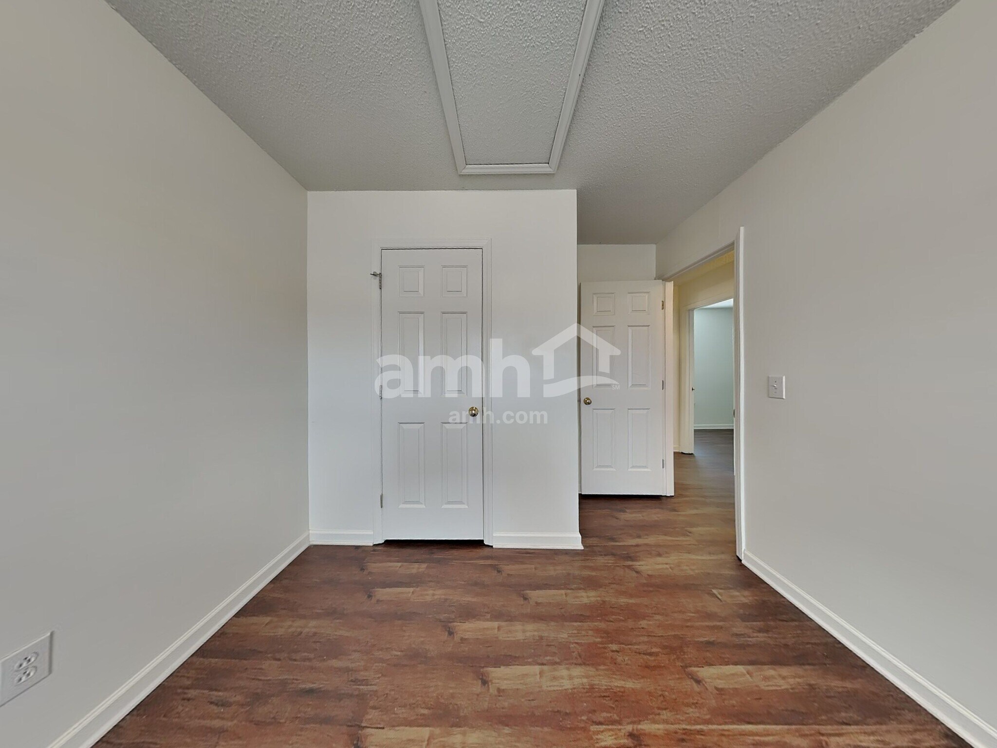 Building Photo - 5520 Bridgegate Dr