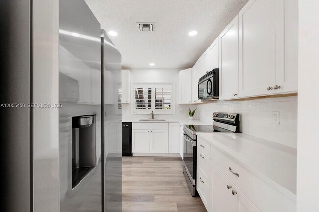 Building Photo - 7370 NW 61st Terrace