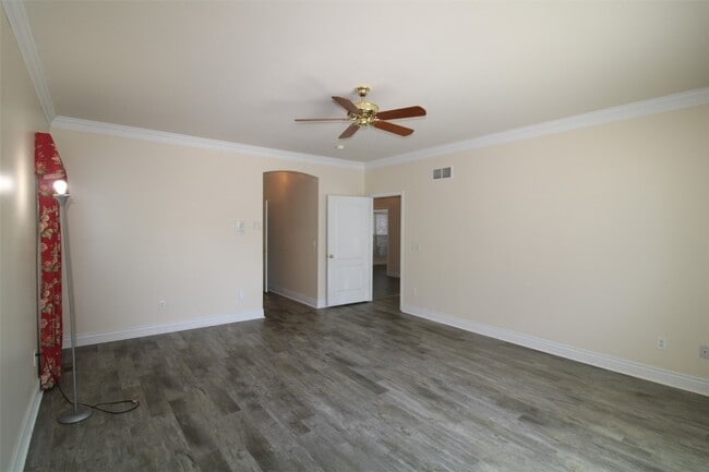 Building Photo - 320 Remington Way Dr