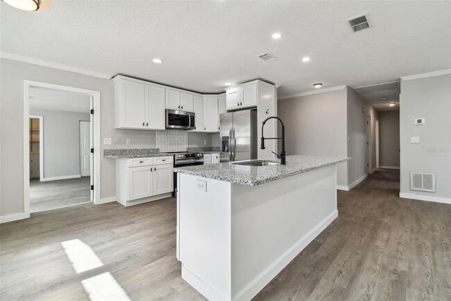 Building Photo - 535 W Palmeden Dr