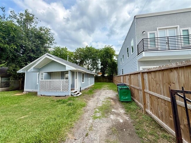 Building Photo - 4426 Phlox St