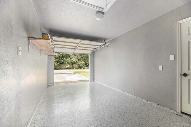 Building Photo - 1026 Lobitt St