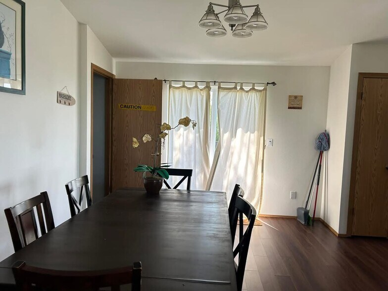 Building Photo - 6904 54th Pl NE