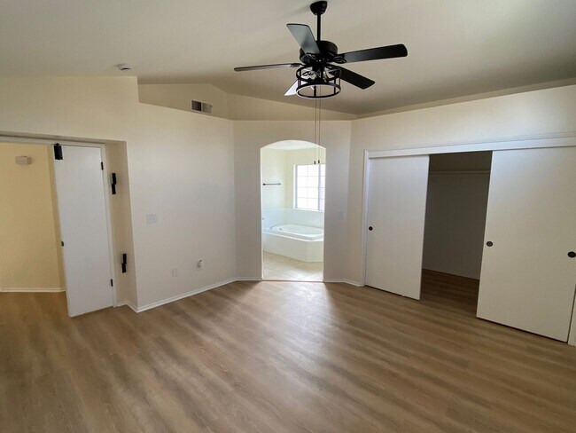 Building Photo - 6209 Ambergrove St