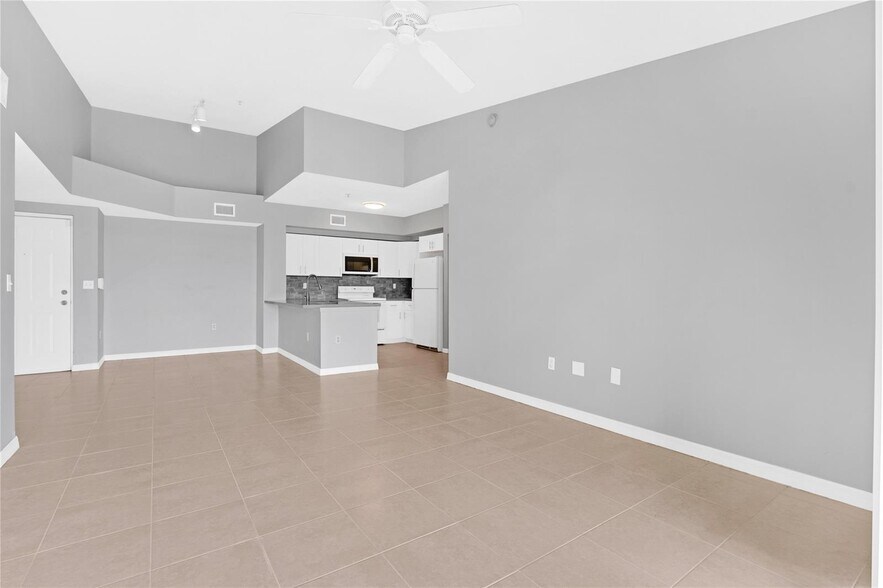 Building Photo - 2120 W Preserve Way