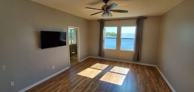 Building Photo - 811 Parker Den Dr