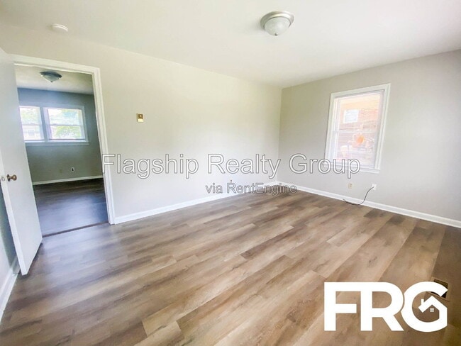 Building Photo - 231 Bunche Dr