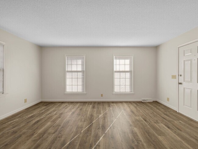 Building Photo - 400A Taylor Rd