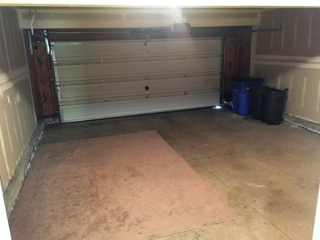 Building Photo - Spacious and Newly Updated 3 Bed/2.5 Bath in Desirable Salmon Creek area!