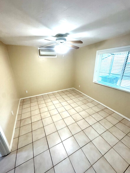 Bedroom - 198 N Santa Rita Ave
