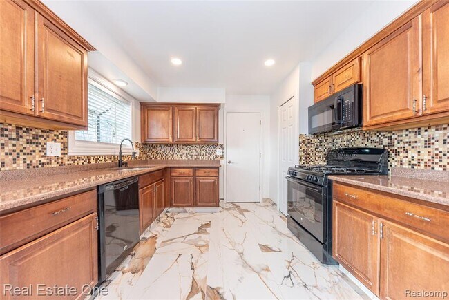 Building Photo - 29489 Geraldine Rd