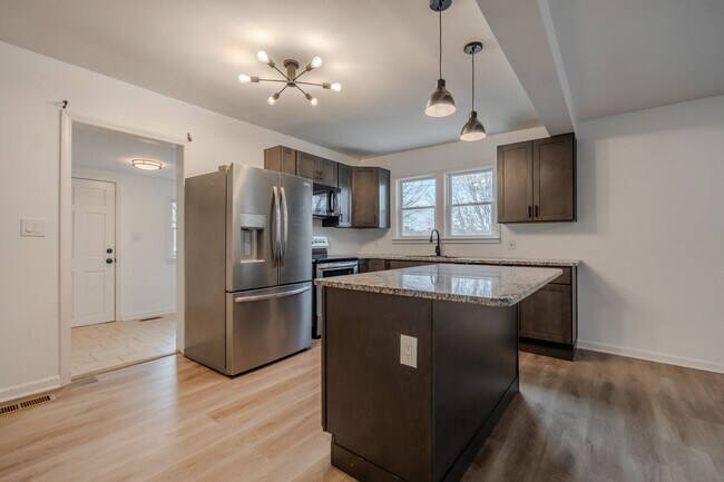 Building Photo - 231 Broadway St